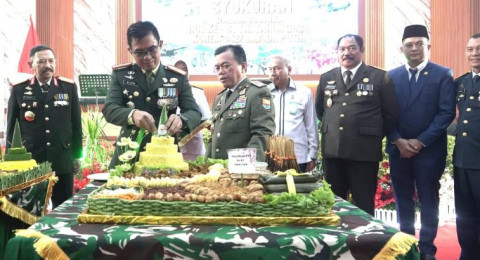 Korem 042/Gapu Gelar Syukuran Memperingati HUT ke-81 TNI